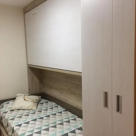 Apartamento Tranquilo Cerca De La Playa Hutb017824 Apartman