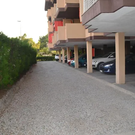 Apartamento Tranquilo Cerca De La Playa Hutb017824 Castelldefels