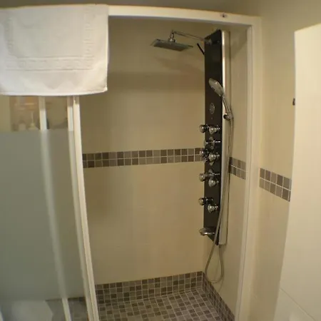 Apartamento Tranquilo Cerca De La Playa Hutb017824 *